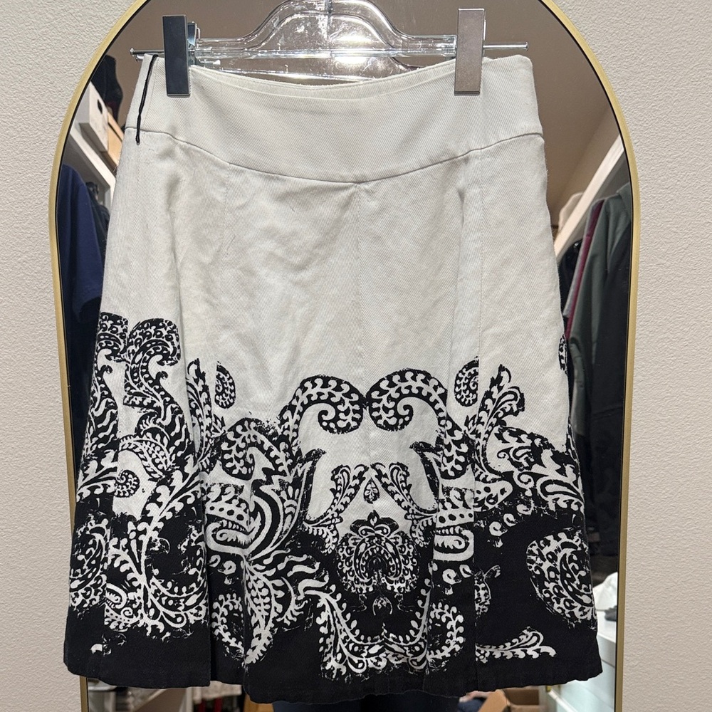 White House Black Market Black and Cream A-Line Skirt